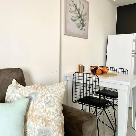 B137 Poseidon With Balcony And Sea View Апартаменты *